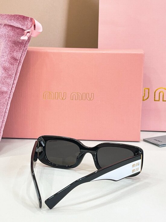 MIU MIU Sunglasses main image 4
